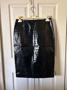 Versace NWT Black Croc-Embossed Pencil Skirt IT44/US8 100% calfskin.